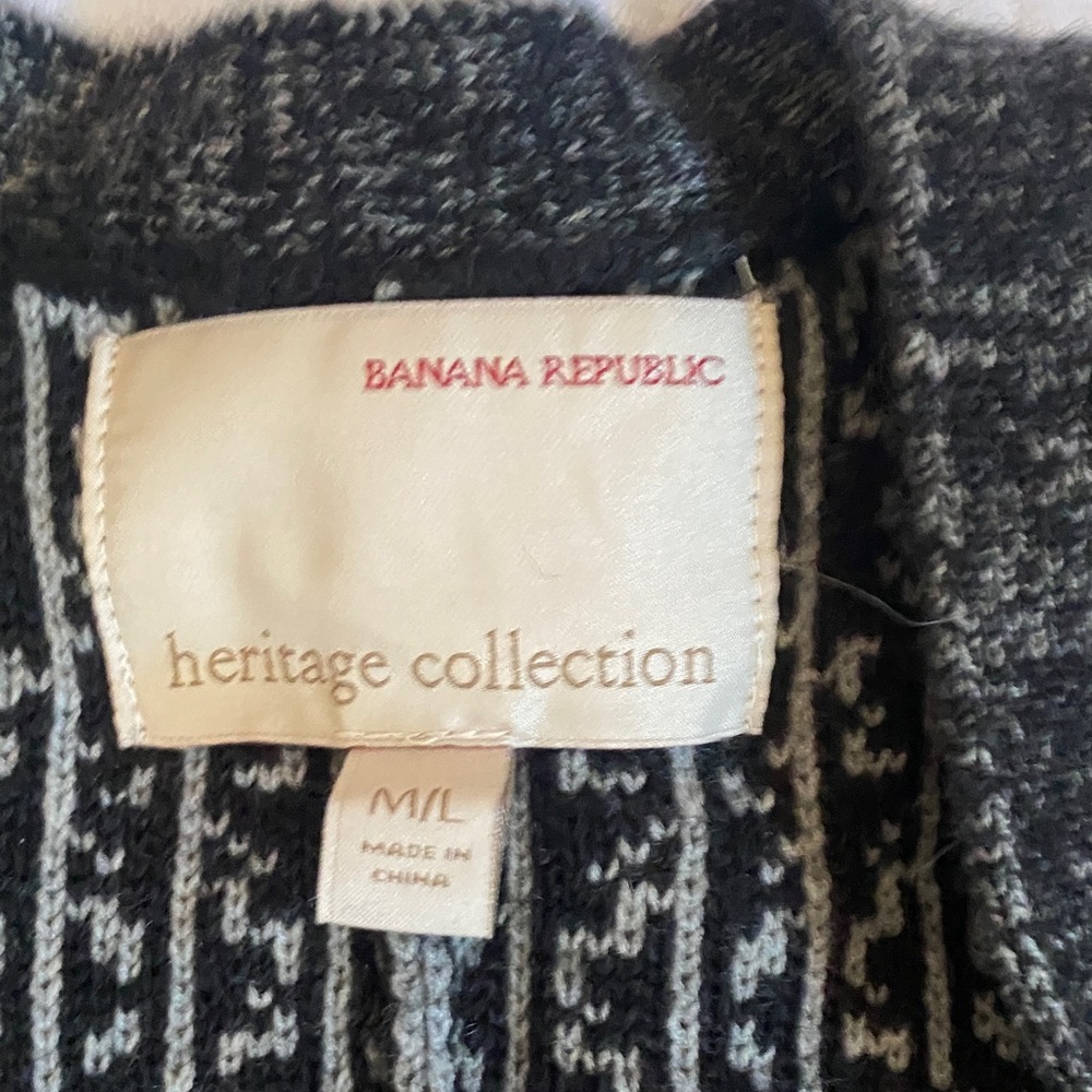 Banana Republic Black and Gray Patterned Poncho - Picture 8 of 9